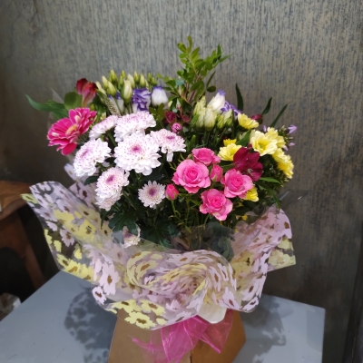 classic gift handtied