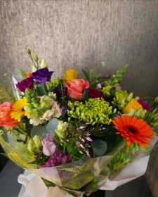 Vibrant Colour splendour Handtied